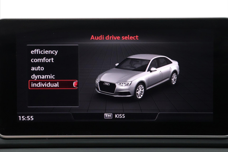 Audi A4 2,0 TDI 140 kW S-Line S-Tronic CZ