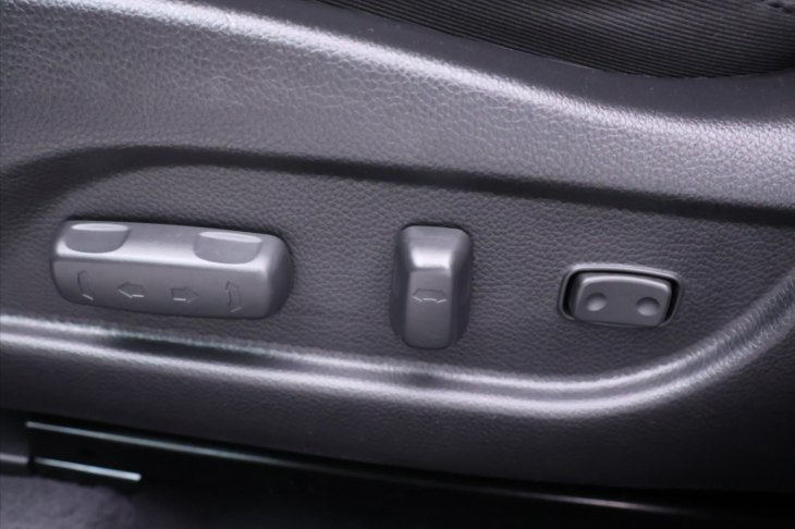 Hyundai i40 1,7 CRDI 104kW Navi Xenon CZ