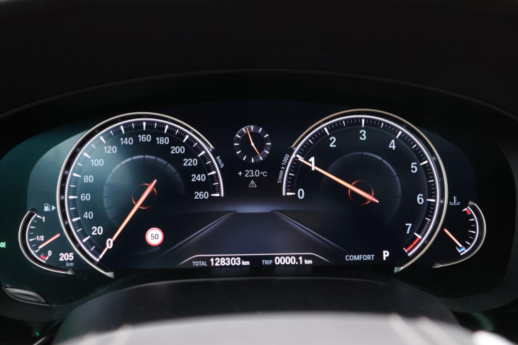 BMW Řada 5 2,0 530i xDrive Luxury Line