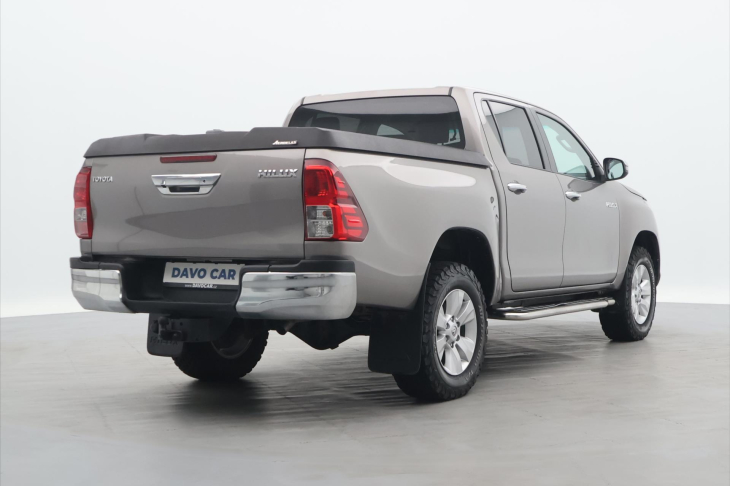 Toyota Hilux 2,4 D-4D 110kW Automat Tažné
