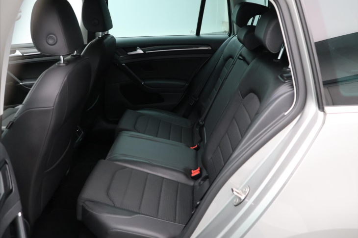 Volkswagen Golf 1,4 TSI 90kW DSG Highline Xenon
