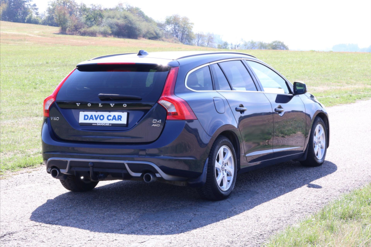 Volvo V60 2,4 D4 V5 Aut. AWD R-design