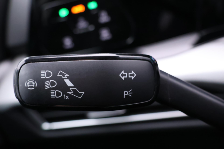 Volkswagen Golf 2,0 TDI 110kW DSG Style DPH