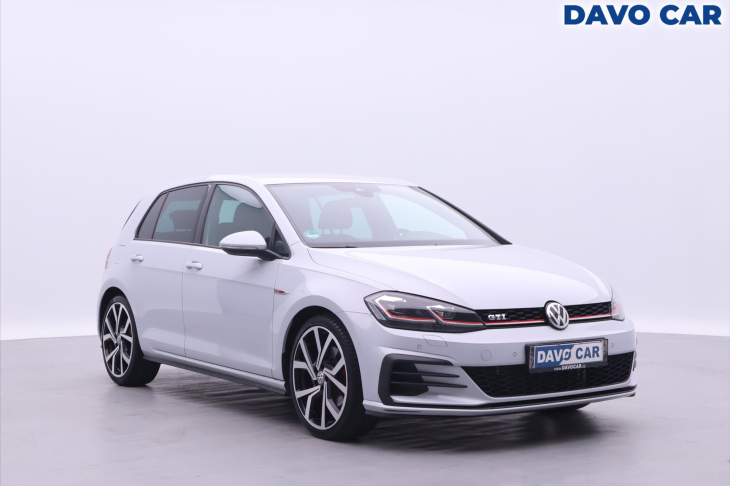 Volkswagen Golf 2,0 GTI 169kW DSG LED 1.Maj.
