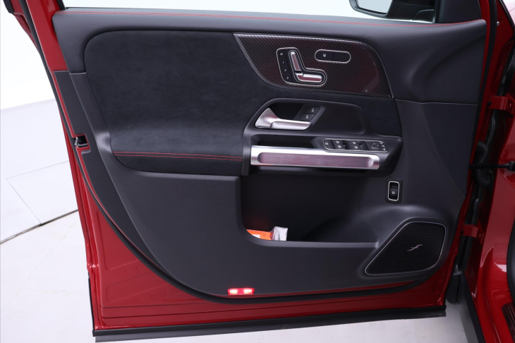 Mercedes-Benz GLB 2,0 200d 4MATIC AMG Premium+