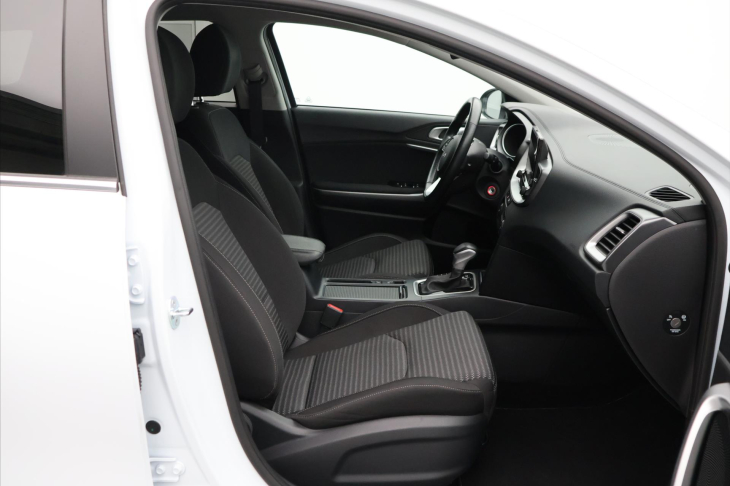 Kia Ceed 1,5 T-GDI 117kW DCT TOP DPH CZ