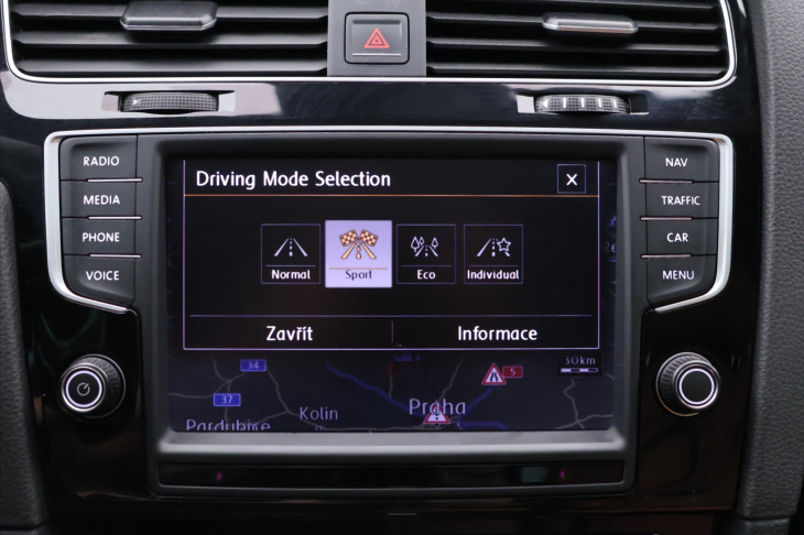 Volkswagen Golf 2,0 TDI 110kW DSG Highline CZ