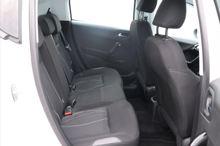 Peugeot 208 1,0 i 50kW Klimatizace