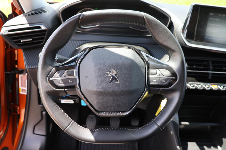 Peugeot 2008 1,2 PT 74kW CZ Klima ACTIVE