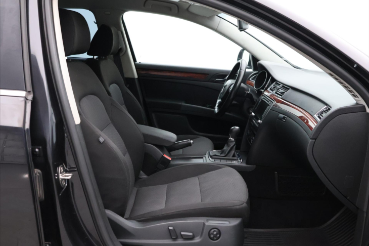 Škoda Superb 2.0 TDI 103kW CZ Xenon Tažné
