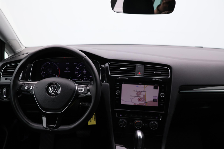 Volkswagen Golf 1,5 TSI 110kW DSG Highline LED