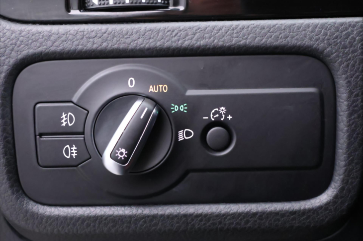Volkswagen Touareg 3,0 TDI 193kW CZ Masaj DPH