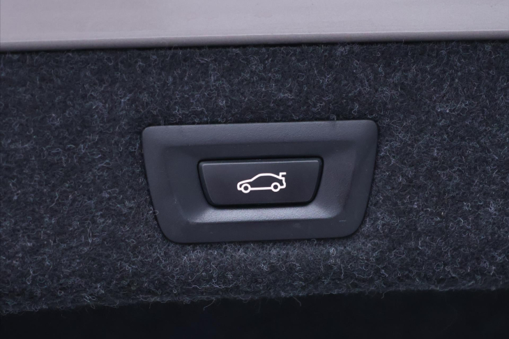 BMW Řada 5 2,0 520d xDrive 140kW