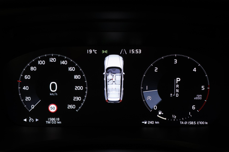 Volvo V60 2,0 D4 Aut. Momentum 1.Maj.