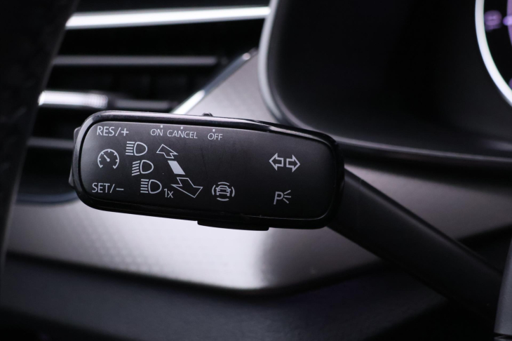 Škoda Kamiq 1,0 TSI Clever LED DPH Serv.kn