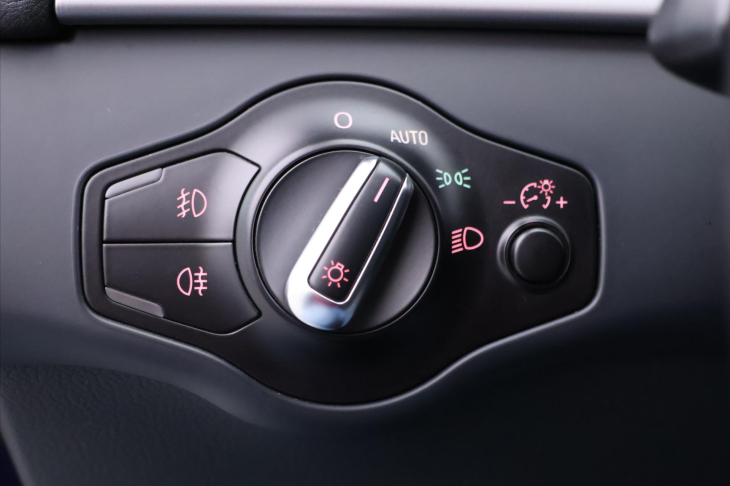 Audi A4 2,0 TDI 110kW Aut. CZ Xenon