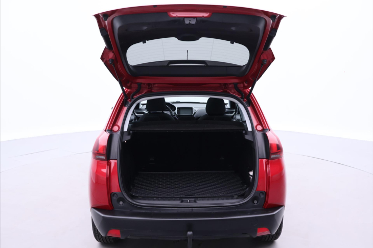 Peugeot 2008 1,2 PT 61kW CZ Klima Panorama