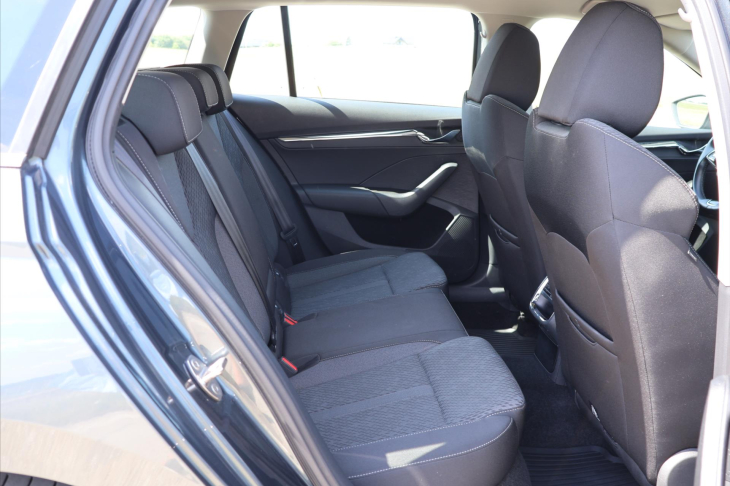 Škoda Octavia 2,0 TDI DSG Matrix Virtual DPH