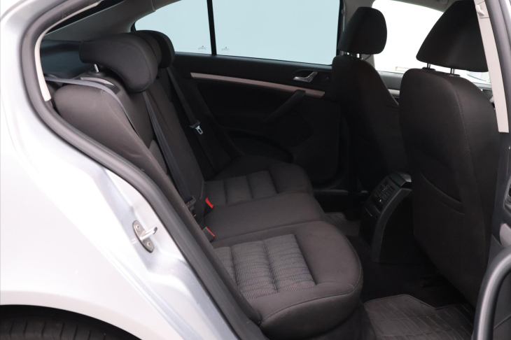 Škoda Octavia 1,6 TDI 77kW Elegance CZ Xenon