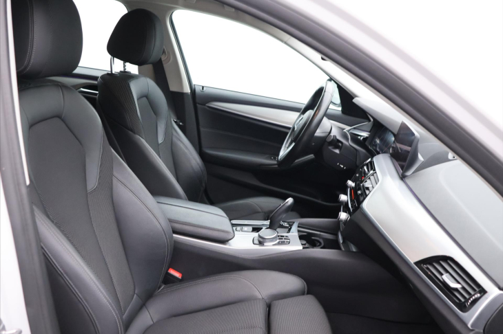 BMW Řada 5 3,0 530d 195kW Aut. Sport Line