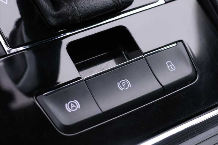 Škoda Superb 1,6 TDI 88kW DSG Style Xenon