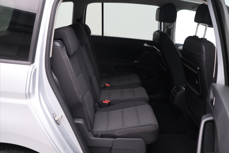 Volkswagen Touran 1,6 TDI 81kW DSG 7-Míst Tažné