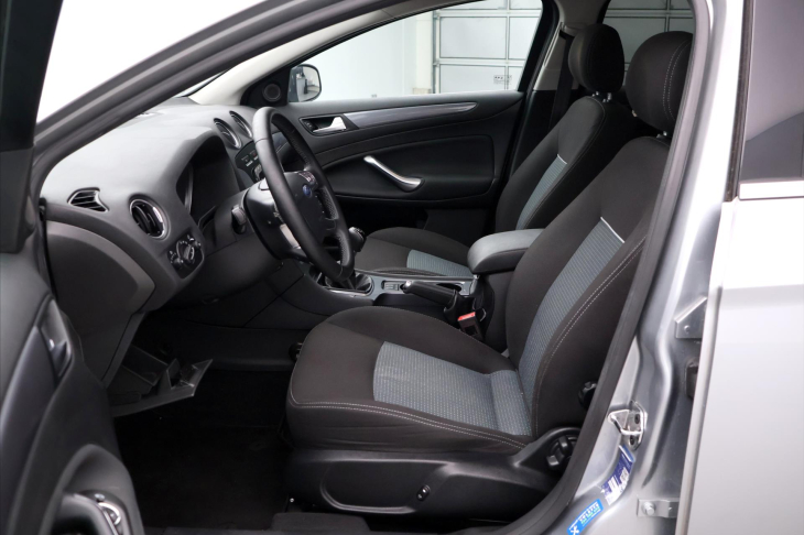 Ford Mondeo 1,6 EB 118kW 1. Maj CZ Tažné