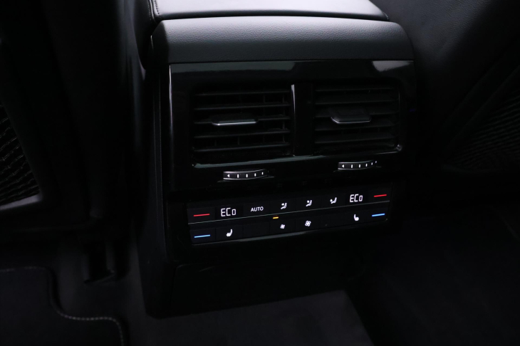 Volkswagen Touareg 3,0 TDI V6 210kW 4M CZ DPH