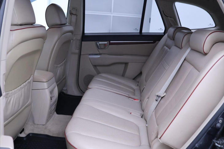 Hyundai Santa Fe 2,2 CRDI 114kW 4WD Kůže