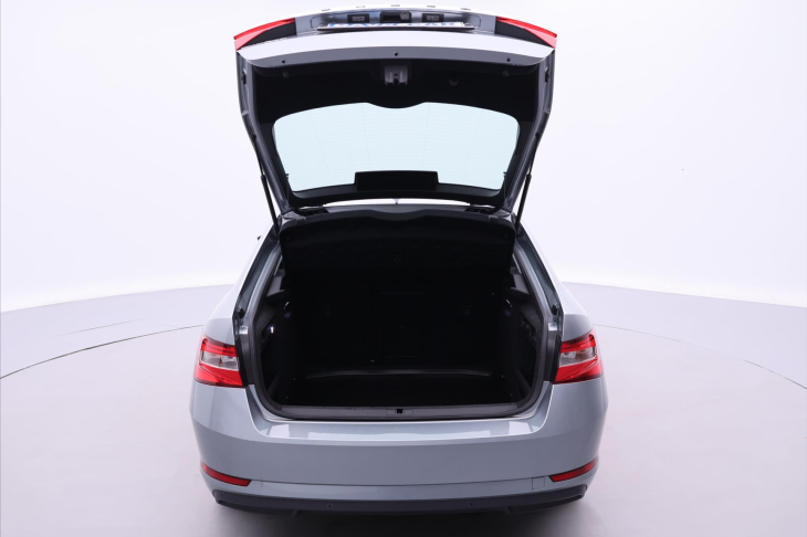 Škoda Superb 2,0 TDI 110kW DSG CZ 1.Maj DPH