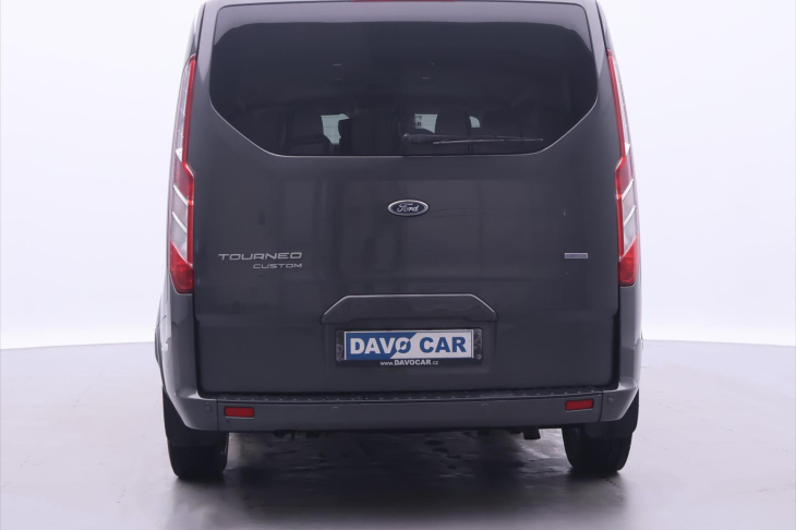 Ford Tourneo Custom 2,0 TDCi Aut. CZ 8-Míst L2 DPH