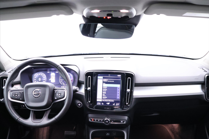 Volvo XC40 2,0 D4 AWD Panorama Tažné