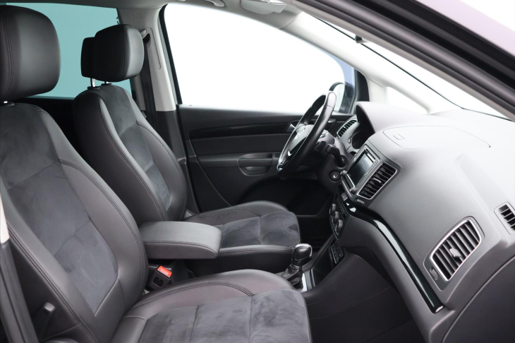 Volkswagen Sharan 2,0 TDI 130kW DSG 4Motion CZ