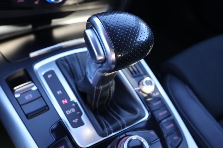 Audi A4 2,0 TDI 130kW Quattro S line