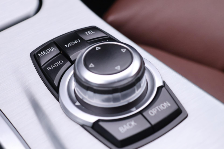 BMW Řada 5 3,0 D M-PACKET 190KW CZ X-DRIVE