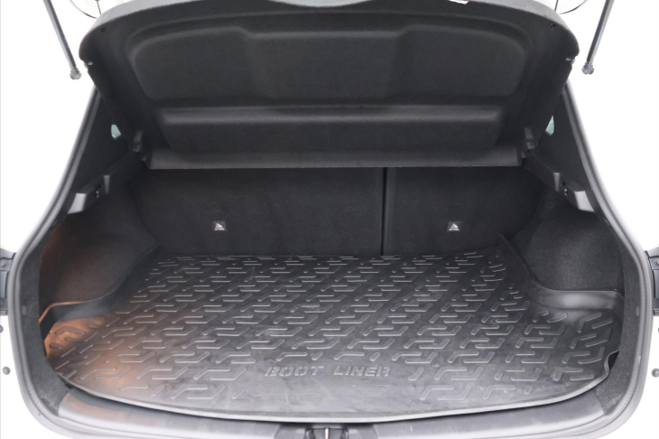 Nissan Qashqai 1,3 DiG-T Acenta CZ 1.Maj