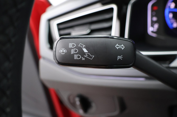 Volkswagen Taigo 1,0 TSI DSG R-Line Virtual DPH