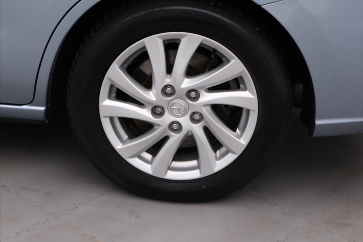 Mazda 5 2,0 i 110kW Center-Line Xenon