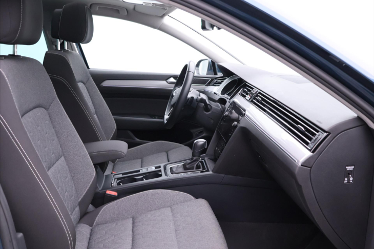 Volkswagen Passat 2,0 TDI 110kW DSG Matrix DPH