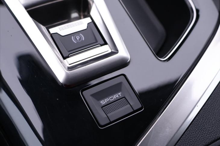 Peugeot 5008 1,5 HDI 96kW Aut. Allure DPH