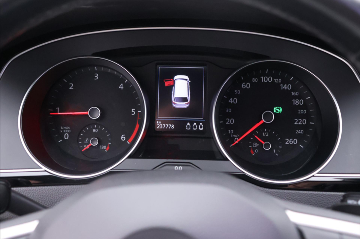 Volkswagen Passat 2,0 TDI 110kW DSG Elegance