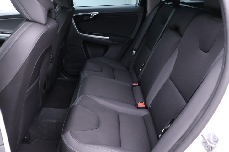 Volvo XC60 2,0 D3 100kW Serv.Kniha