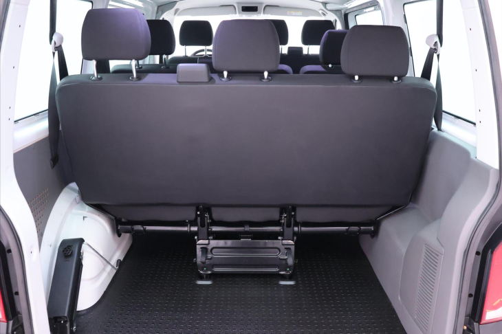 Volkswagen Transporter 2,0 TDI 110kW DSG 9-Míst DPH