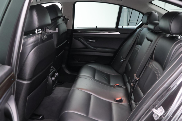 BMW Řada 5 3,0 D 190 kW X-Drive Luxury Line