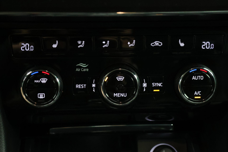 Škoda Superb 1.6 TDI Style plus Kůže Navi