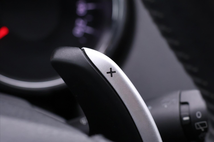 Peugeot 5008 1,6 HDI 82kW Automat Premium