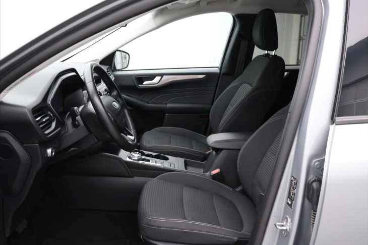 Ford Kuga 2,5 Hybrid 140kW AWD Titanium