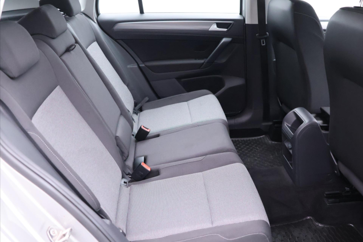 Volkswagen Golf Sportsvan 1,6 TDI 81kW Aut.klima Tažné