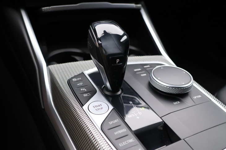 BMW Řada 3 2,0 330e xDrive M-Paket Laser