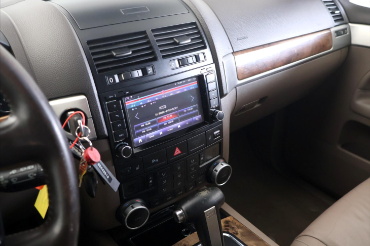 Volkswagen Touareg 3,0 TDI V6 176kW Tiptronic CZ